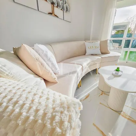Vela One - Luxury 2 Bedroom - Terrace - Pool - Walk To Puerto Banus & 마르베야
