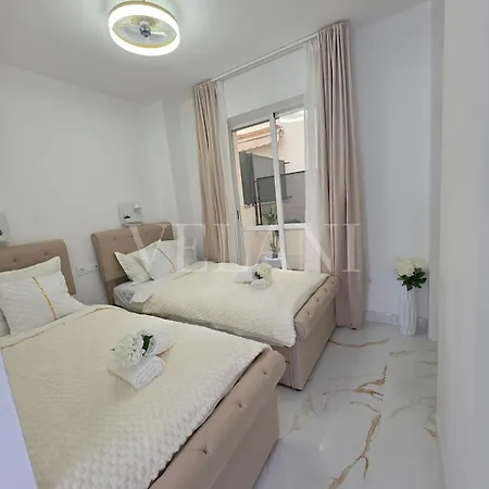 아파트 Vela One - Luxury 2 Bedroom - Terrace - Pool - Walk To Puerto Banus & *