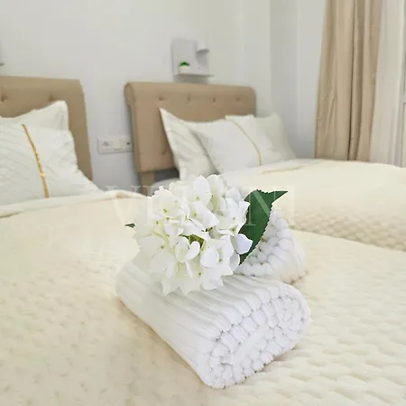 Vela One - Luxury 2 Bedroom - Terrace - Pool - Walk To Puerto Banus & *