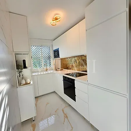Vela One - Luxury 2 Bedroom - Terrace - Pool - Walk To Puerto Banus &